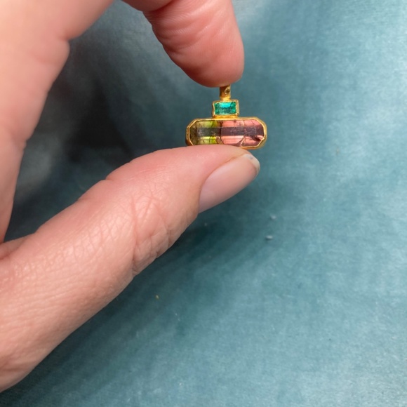 Madagascan tourmaline pendant. Emerald accent - Picture 3 of 3